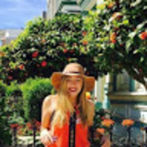 Meet your Posher, Courtney